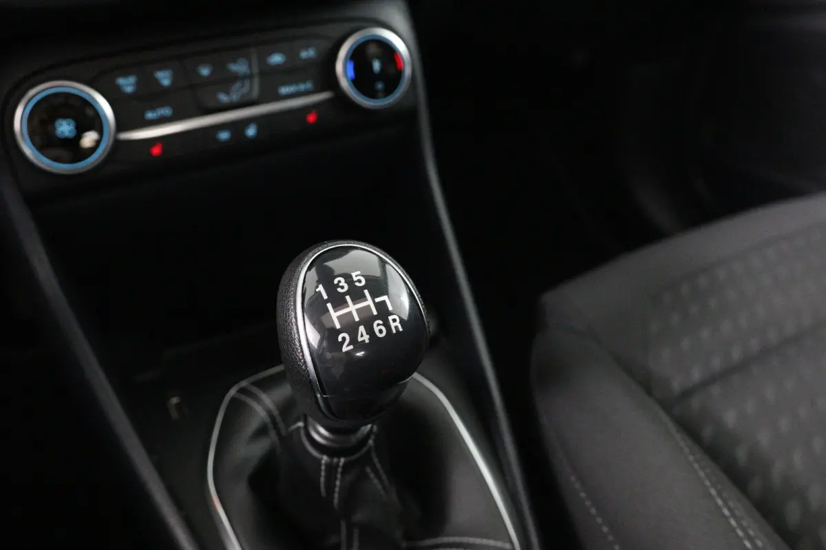1.0 EcoBoost Titanium | Dealer Onderhouden! | Open Dak | Winterpakket | Navi By App | Clima | Parkeersensoren | DAB | Cruise Control | Lichtmetalen Velgen