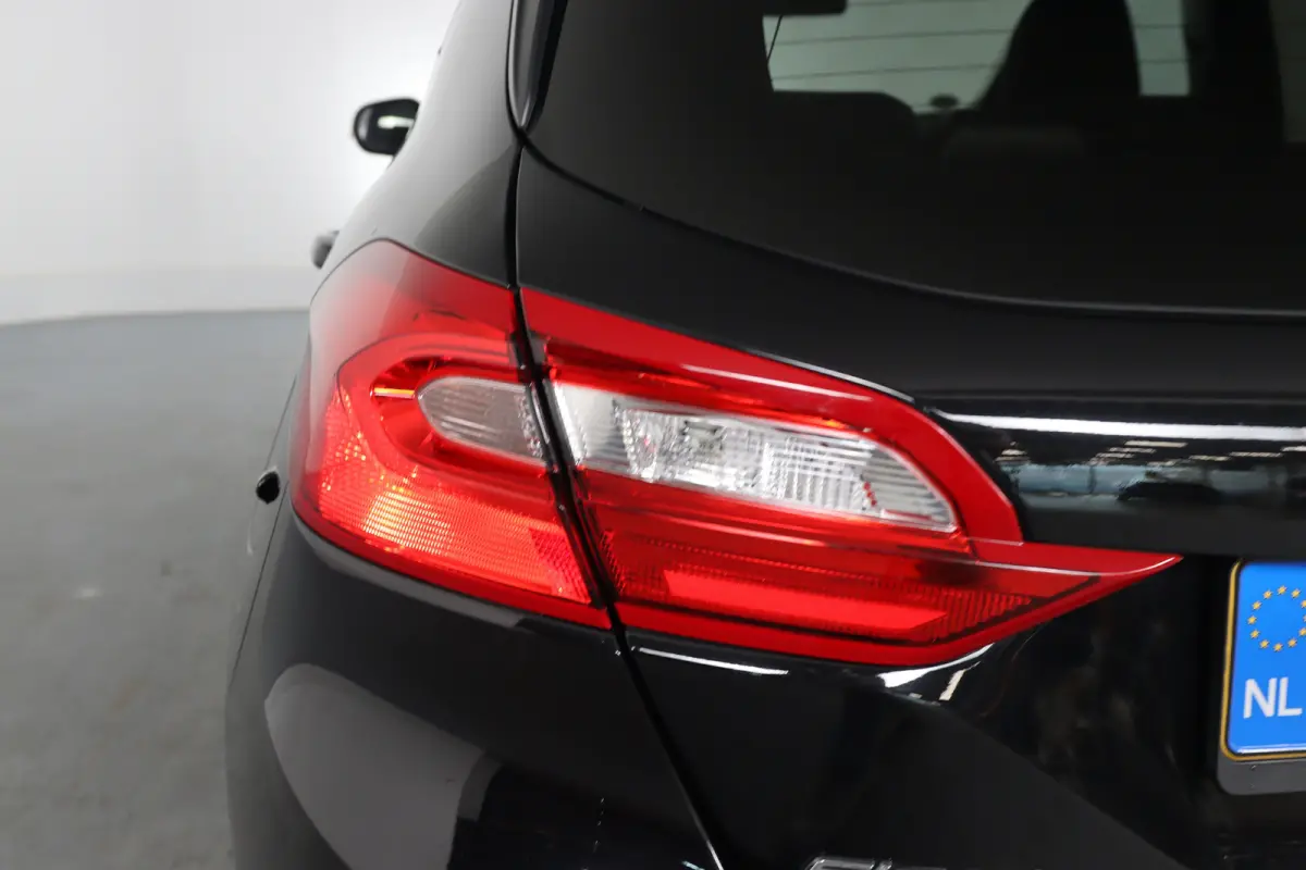 1.0 EcoBoost Titanium | Dealer Onderhouden! | Open Dak | Winterpakket | Navi By App | Clima | Parkeersensoren | DAB | Cruise Control | Lichtmetalen Velgen