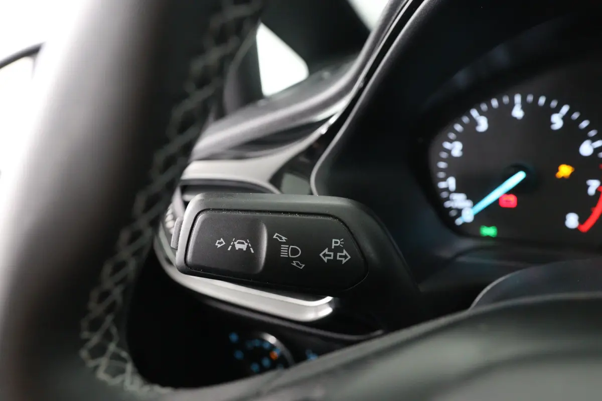 1.0 EcoBoost Titanium | Dealer Onderhouden! | Open Dak | Winterpakket | Navi By App | Clima | Parkeersensoren | DAB | Cruise Control | Lichtmetalen Velgen