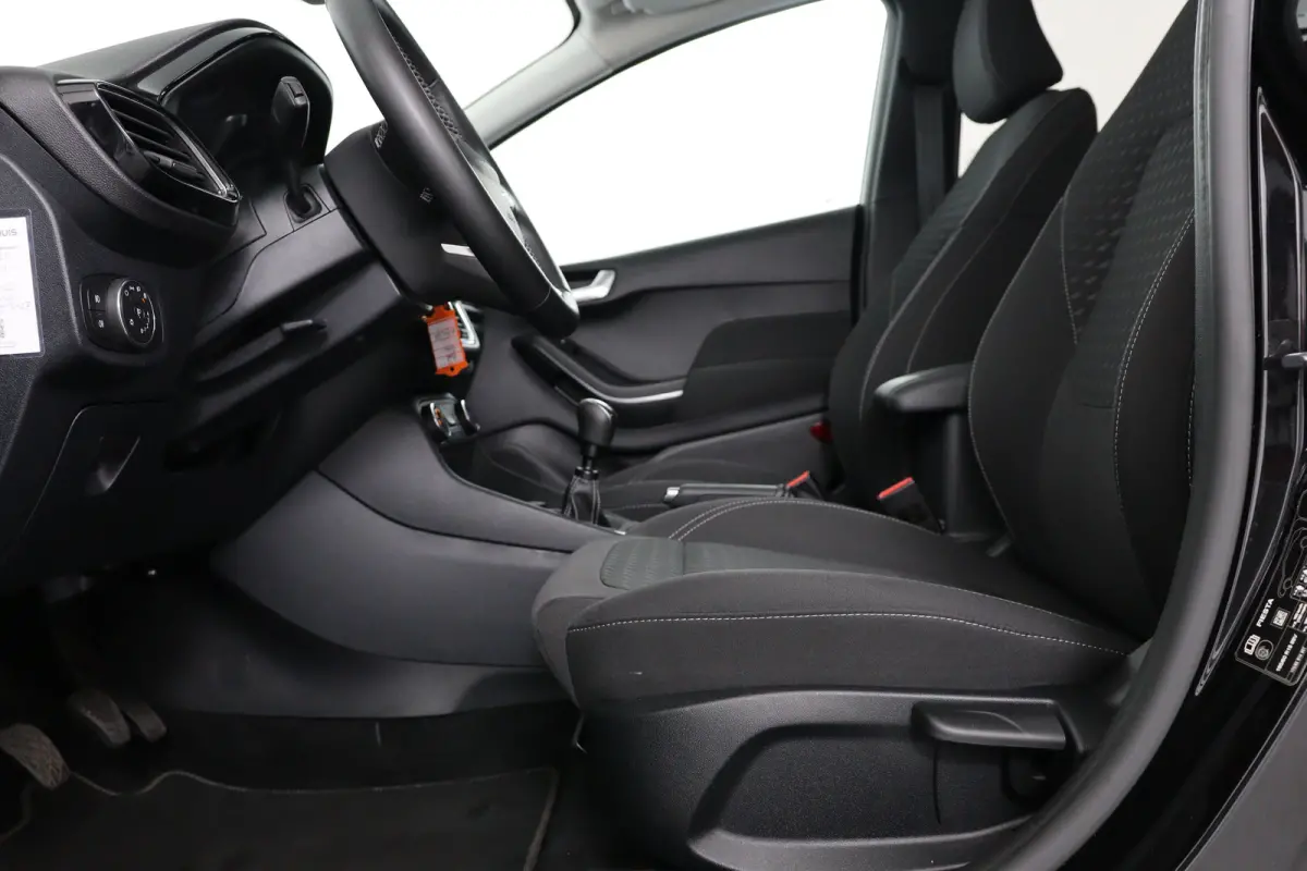 1.0 EcoBoost Titanium | Dealer Onderhouden! | Open Dak | Winterpakket | Navi By App | Clima | Parkeersensoren | DAB | Cruise Control | Lichtmetalen Velgen