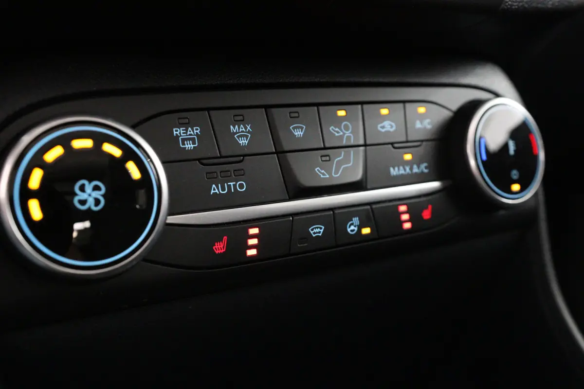 1.0 EcoBoost Titanium | Dealer Onderhouden! | Open Dak | Winterpakket | Navi By App | Clima | Parkeersensoren | DAB | Cruise Control | Lichtmetalen Velgen