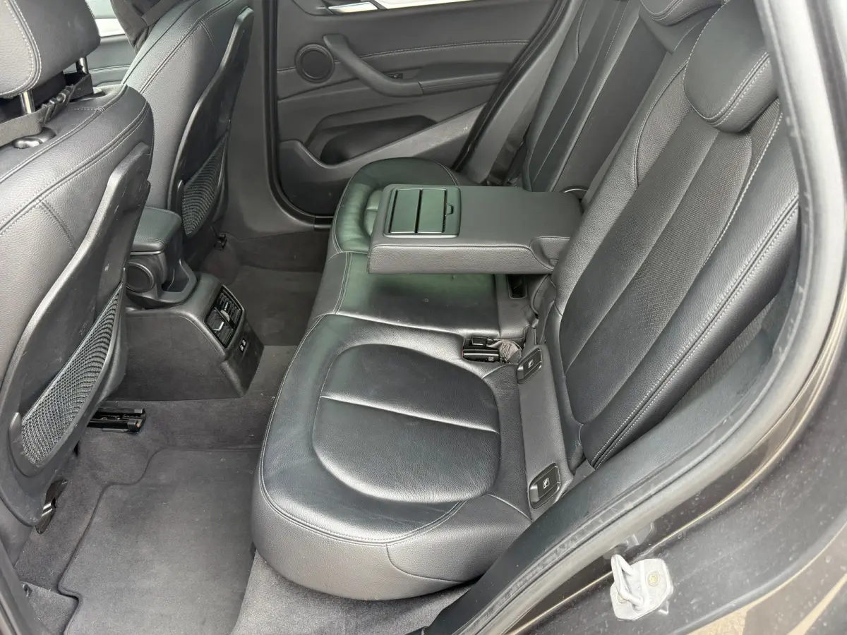 SDrive20i High Executive Edition / Panorama / M PAKKET / HeadUp / LEER / VOLLE AUTO
