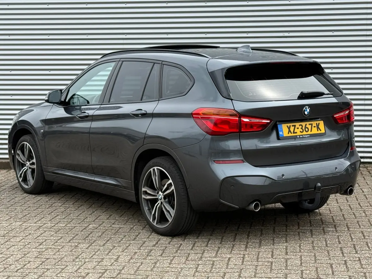SDrive20i High Executive Edition / Panorama / M PAKKET / HeadUp / LEER / VOLLE AUTO