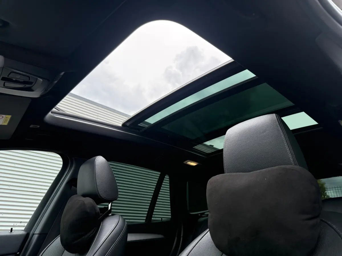 SDrive20i High Executive Edition / Panorama / M PAKKET / HeadUp / LEER / VOLLE AUTO