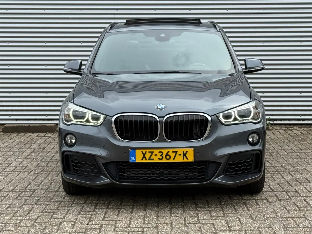 SDrive20i High Executive Edition / Panorama / M PAKKET / HeadUp / LEER / VOLLE AUTO