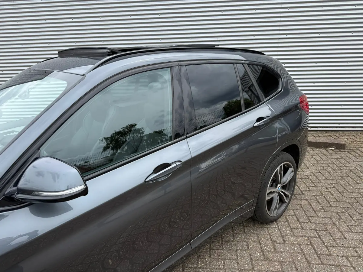 SDrive20i High Executive Edition / Panorama / M PAKKET / HeadUp / LEER / VOLLE AUTO