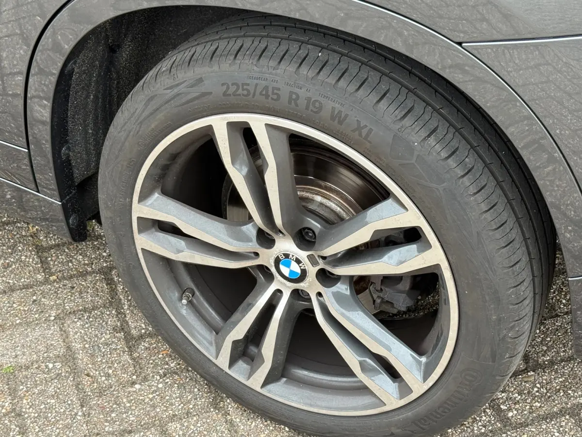 SDrive20i High Executive Edition / Panorama / M PAKKET / HeadUp / LEER / VOLLE AUTO