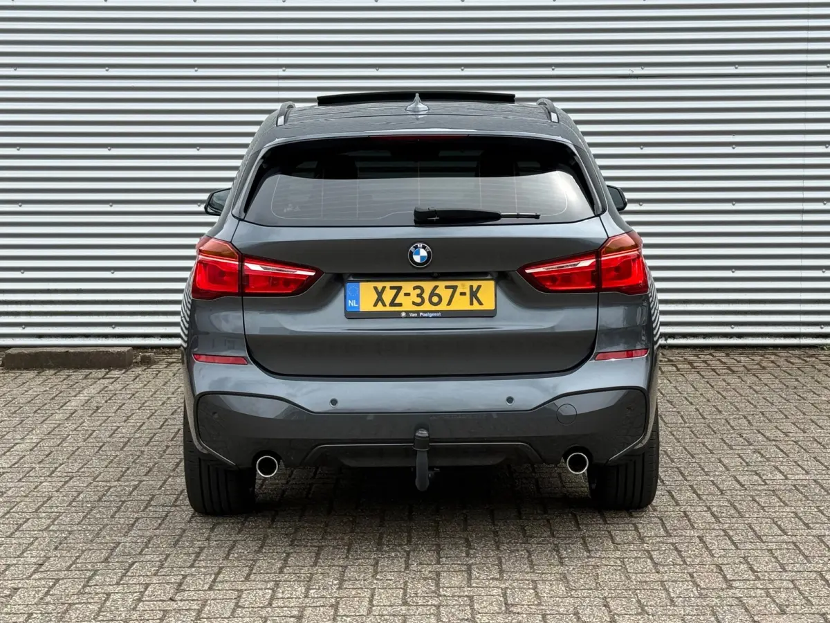 SDrive20i High Executive Edition / Panorama / M PAKKET / HeadUp / LEER / VOLLE AUTO