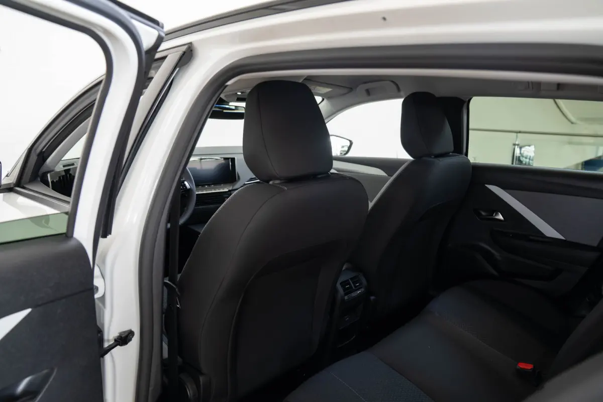 1.2 Turbo Business Edition | Camera | Navigatie | Climate Controle | Stoel & Stuurverwarming | Apple Carplay & Android Auto |