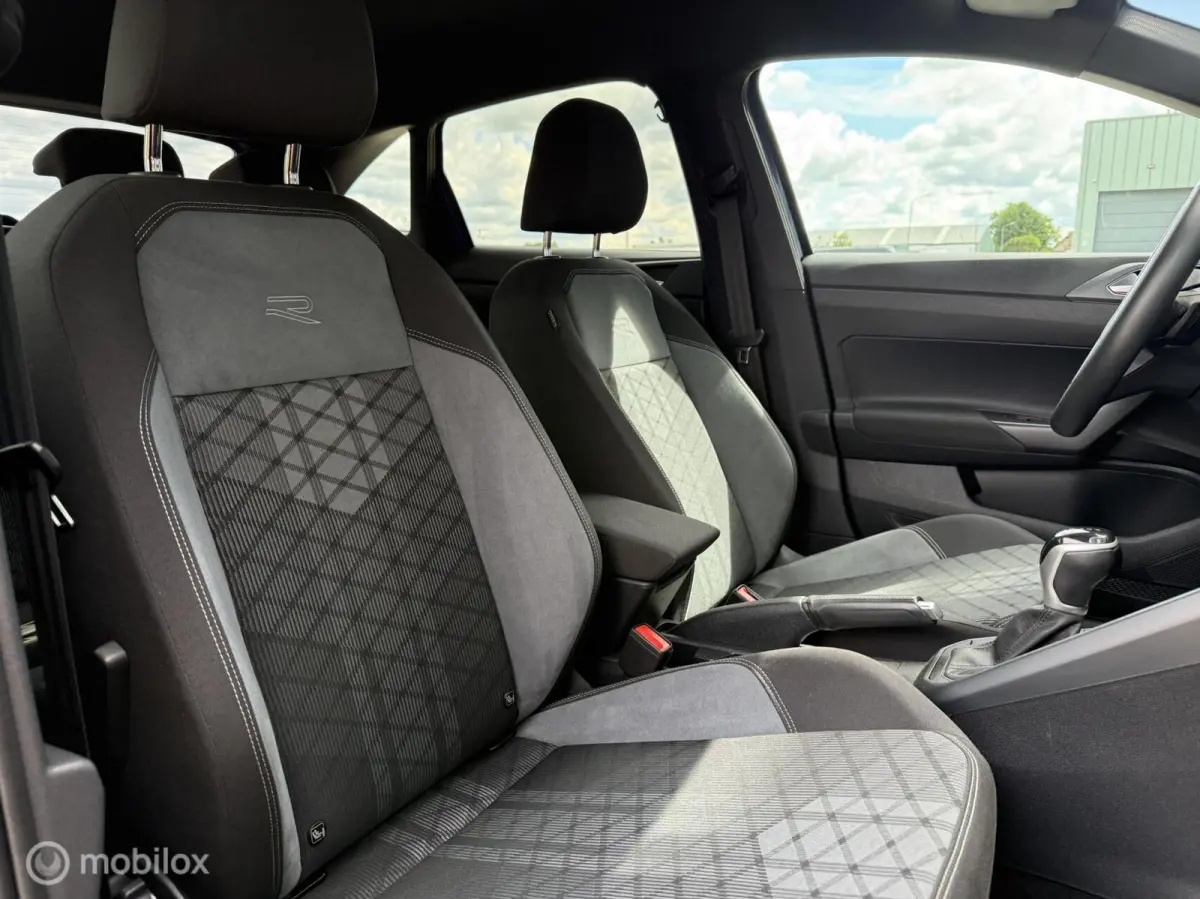 1.0 TSI R-Line Business / CarPlay / Camera