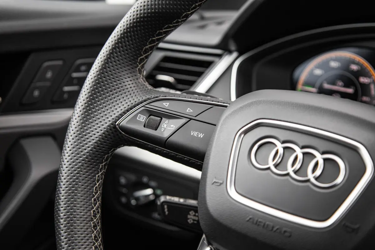 50 TFSIe 299pk quattro S edition | Luchtvering | Panoramadak | Trekhaak | Oled | Matrix led | Camera