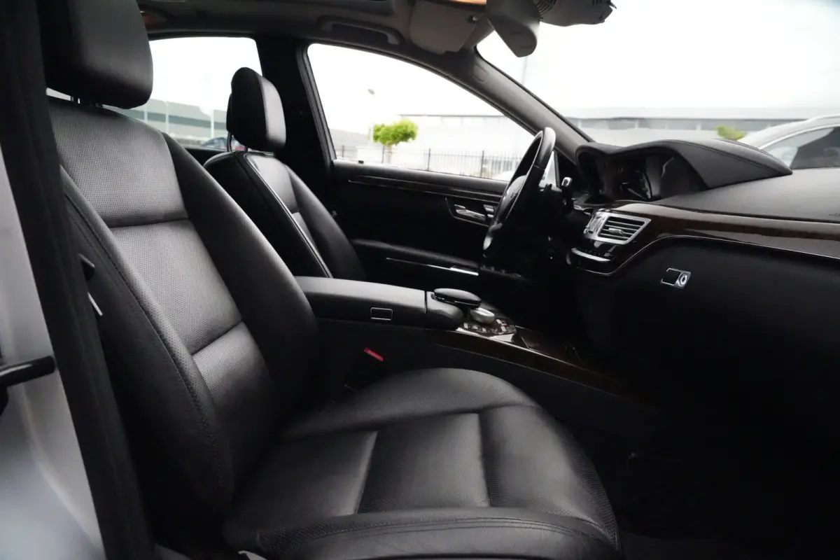 350 Prestige | 306PK | Schuifdak | HarmanKardon | NightVision | Leder | Mercedes-Benz S-Klasse 350 Prestige 306 PK met 3.5 V6 benzinemotor, schuif/-kanteldak, Harman Kardon premium audio, Ni