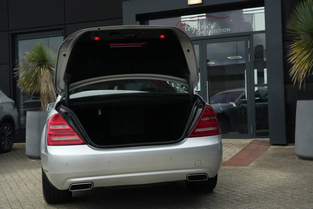 350 Prestige | 306PK | Schuifdak | HarmanKardon | NightVision | Leder | Mercedes-Benz S-Klasse 350 Prestige 306 PK met 3.5 V6 benzinemotor, schuif/-kanteldak, Harman Kardon premium audio, Ni