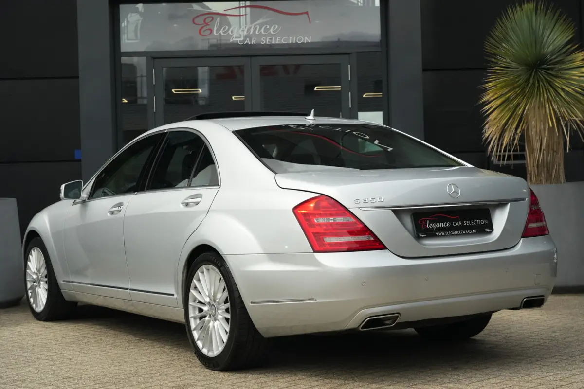 350 Prestige | 306PK | Schuifdak | HarmanKardon | NightVision | Leder | Mercedes-Benz S-Klasse 350 Prestige 306 PK met 3.5 V6 benzinemotor, schuif/-kanteldak, Harman Kardon premium audio, Ni
