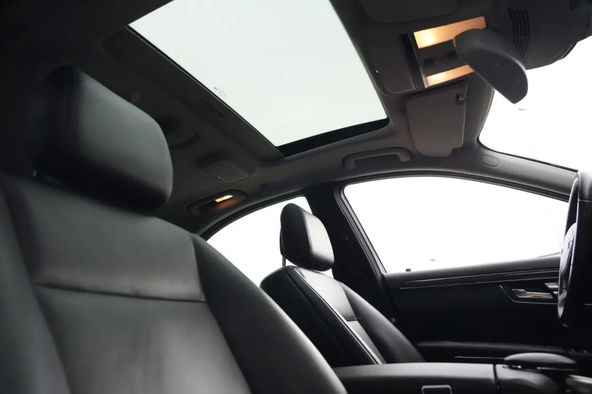350 Prestige | 306PK | Schuifdak | HarmanKardon | NightVision | Leder | Mercedes-Benz S-Klasse 350 Prestige 306 PK met 3.5 V6 benzinemotor, schuif/-kanteldak, Harman Kardon premium audio, Ni