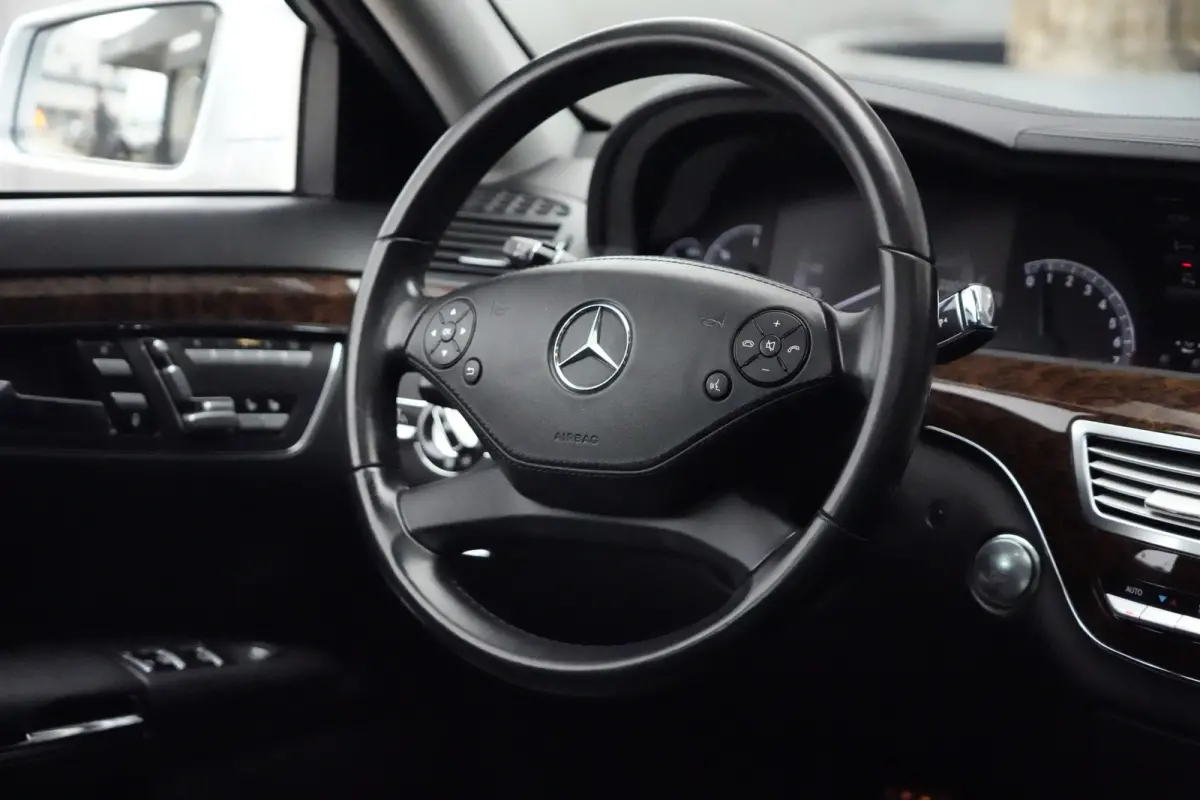 350 Prestige | 306PK | Schuifdak | HarmanKardon | NightVision | Leder | Mercedes-Benz S-Klasse 350 Prestige 306 PK met 3.5 V6 benzinemotor, schuif/-kanteldak, Harman Kardon premium audio, Ni
