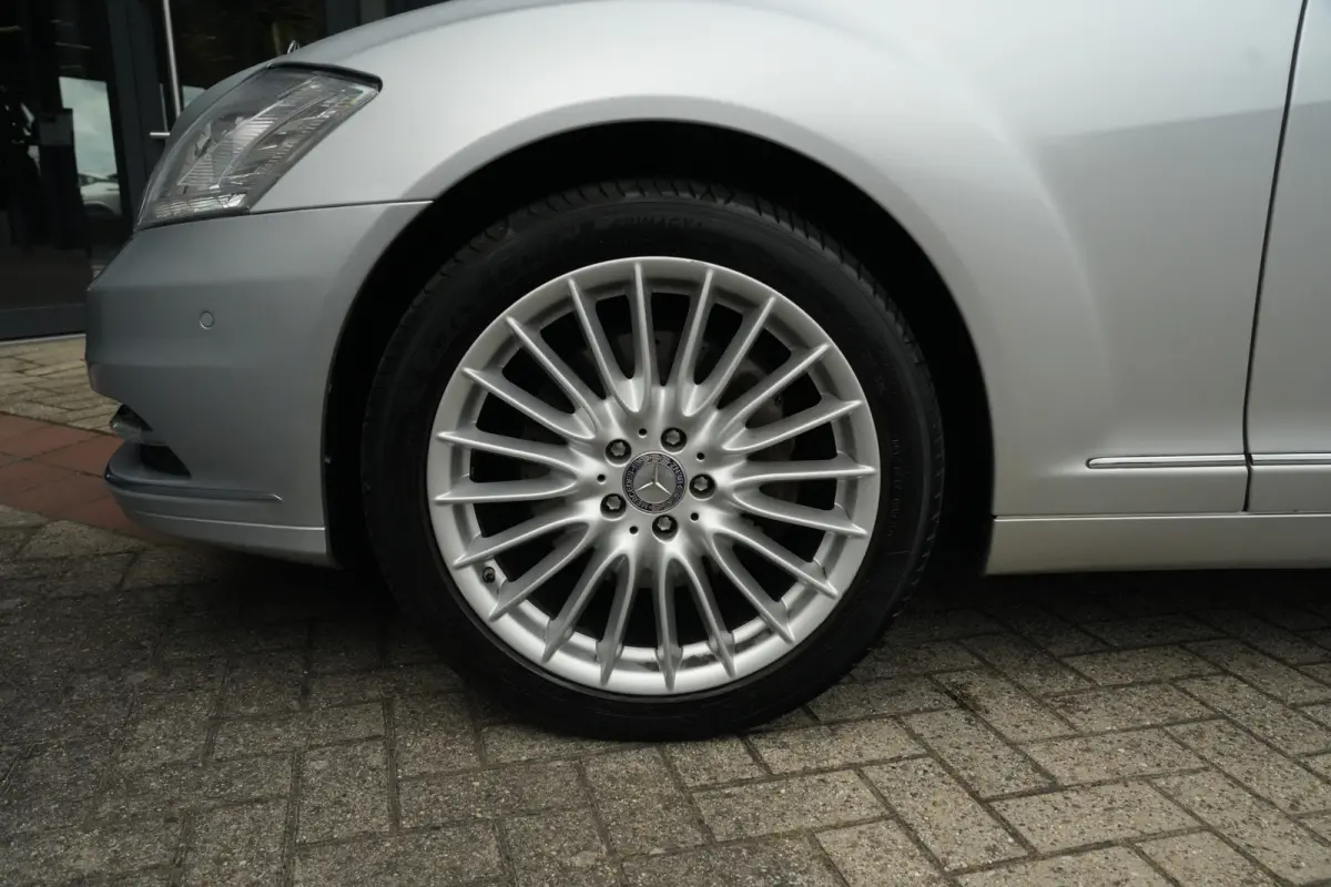 350 Prestige | 306PK | Schuifdak | HarmanKardon | NightVision | Leder | Mercedes-Benz S-Klasse 350 Prestige 306 PK met 3.5 V6 benzinemotor, schuif/-kanteldak, Harman Kardon premium audio, Ni