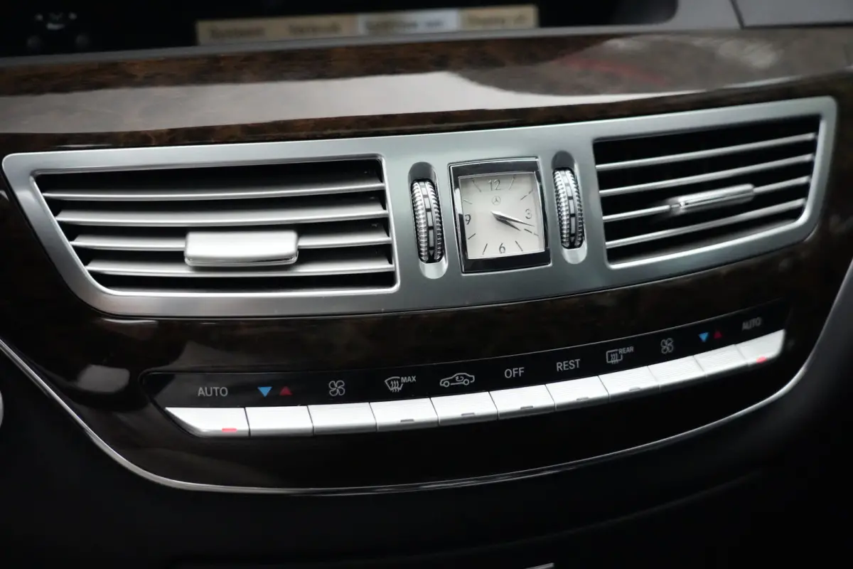 350 Prestige | 306PK | Schuifdak | HarmanKardon | NightVision | Leder | Mercedes-Benz S-Klasse 350 Prestige 306 PK met 3.5 V6 benzinemotor, schuif/-kanteldak, Harman Kardon premium audio, Ni