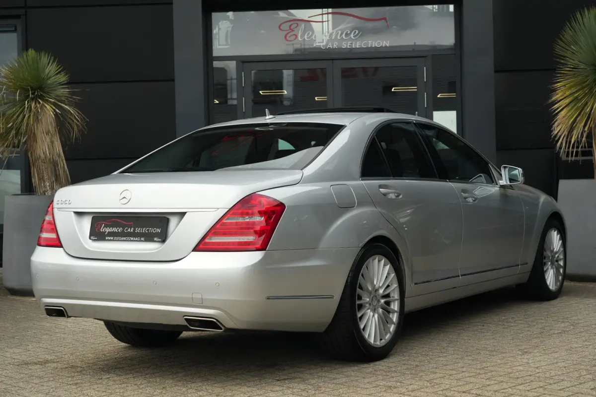 350 Prestige | 306PK | Schuifdak | HarmanKardon | NightVision | Leder | Mercedes-Benz S-Klasse 350 Prestige 306 PK met 3.5 V6 benzinemotor, schuif/-kanteldak, Harman Kardon premium audio, Ni