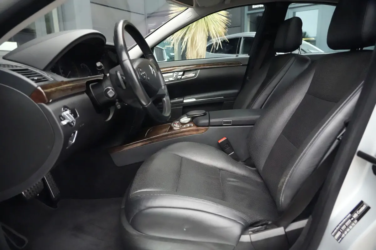 350 Prestige | 306PK | Schuifdak | HarmanKardon | NightVision | Leder | Mercedes-Benz S-Klasse 350 Prestige 306 PK met 3.5 V6 benzinemotor, schuif/-kanteldak, Harman Kardon premium audio, Ni