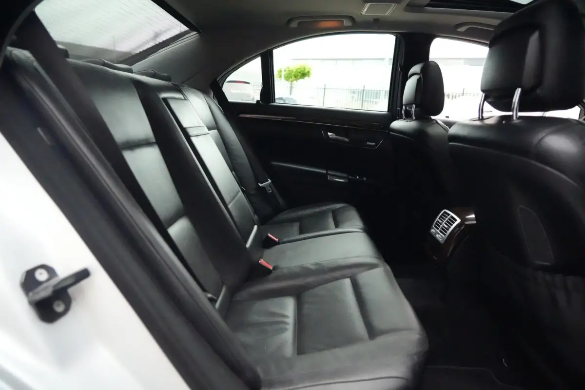350 Prestige | 306PK | Schuifdak | HarmanKardon | NightVision | Leder | Mercedes-Benz S-Klasse 350 Prestige 306 PK met 3.5 V6 benzinemotor, schuif/-kanteldak, Harman Kardon premium audio, Ni