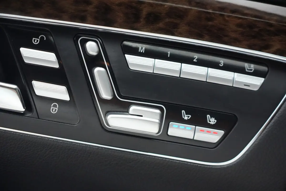 350 Prestige | 306PK | Schuifdak | HarmanKardon | NightVision | Leder | Mercedes-Benz S-Klasse 350 Prestige 306 PK met 3.5 V6 benzinemotor, schuif/-kanteldak, Harman Kardon premium audio, Ni