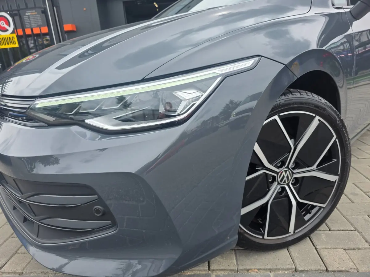 1.5 eTSI Oranje Edition | Met o.a. achteruitrijcamera, AppleCarPlay/AndroidAuto, panoramadak en cruise!