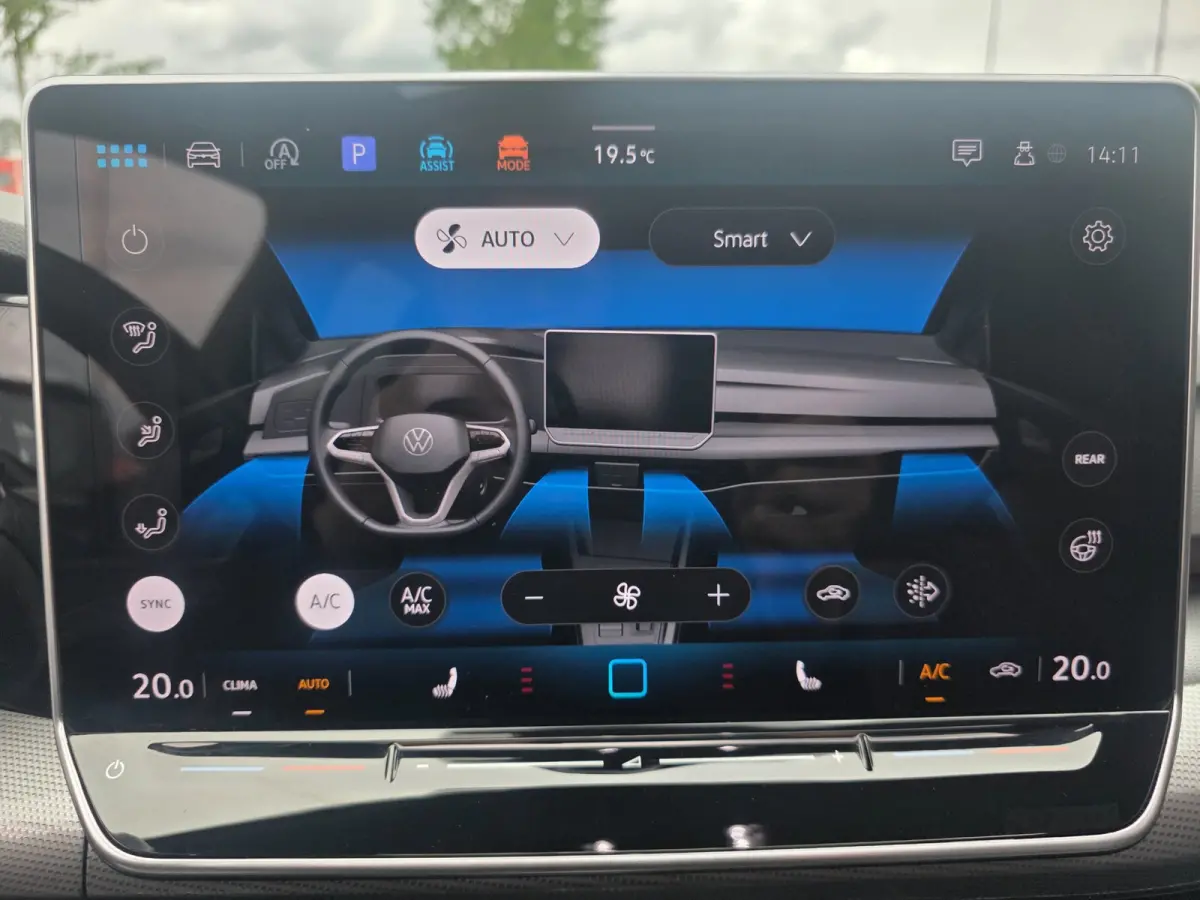 1.5 eTSI Oranje Edition | Met o.a. achteruitrijcamera, AppleCarPlay/AndroidAuto, panoramadak en cruise!
