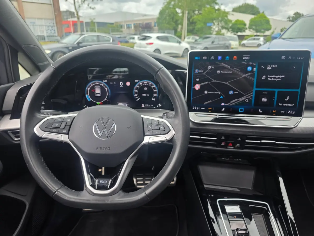 1.5 eTSI Oranje Edition | Met o.a. achteruitrijcamera, AppleCarPlay/AndroidAuto, panoramadak en cruise!