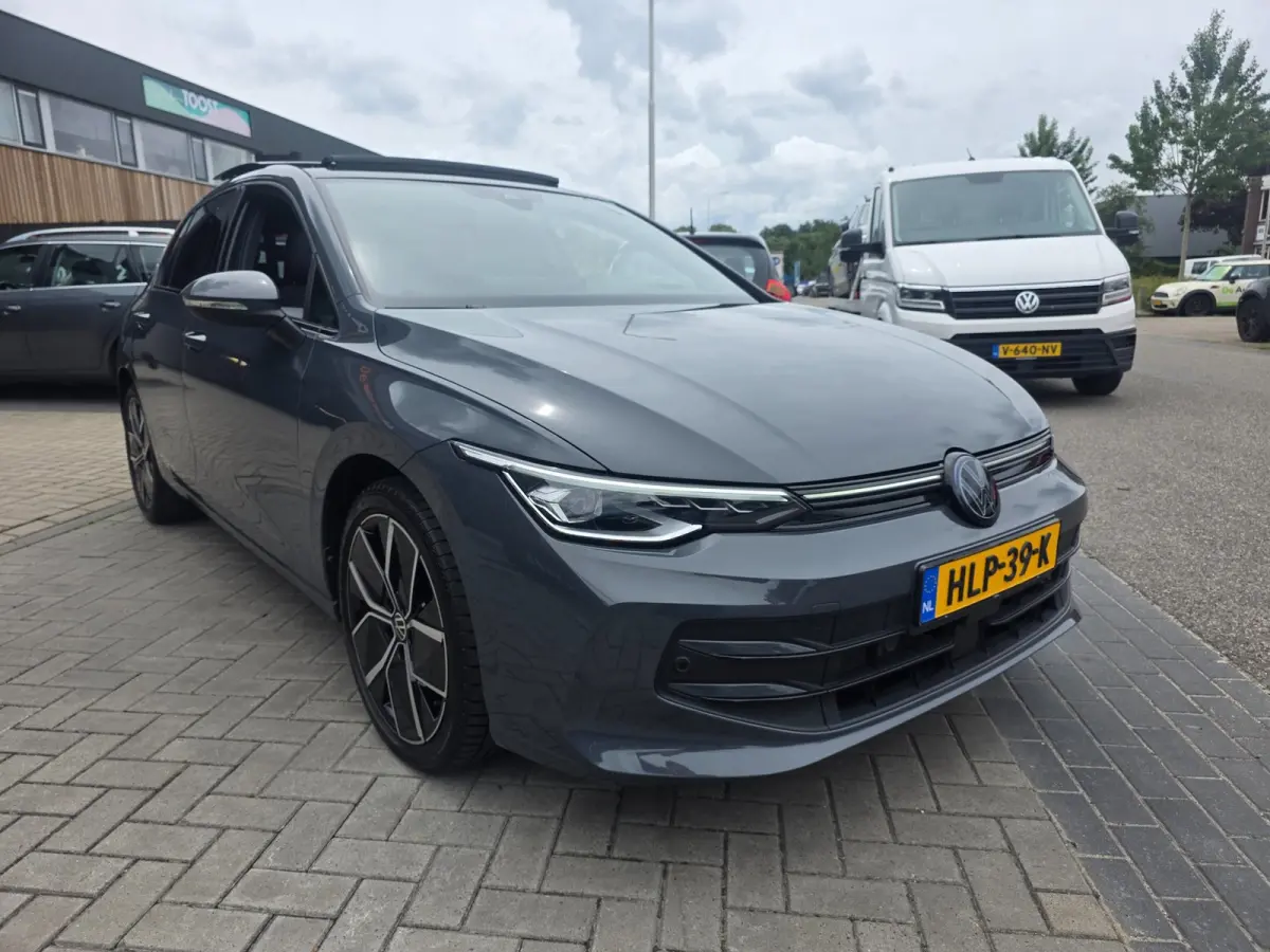 1.5 eTSI Oranje Edition | Met o.a. achteruitrijcamera, AppleCarPlay/AndroidAuto, panoramadak en cruise!