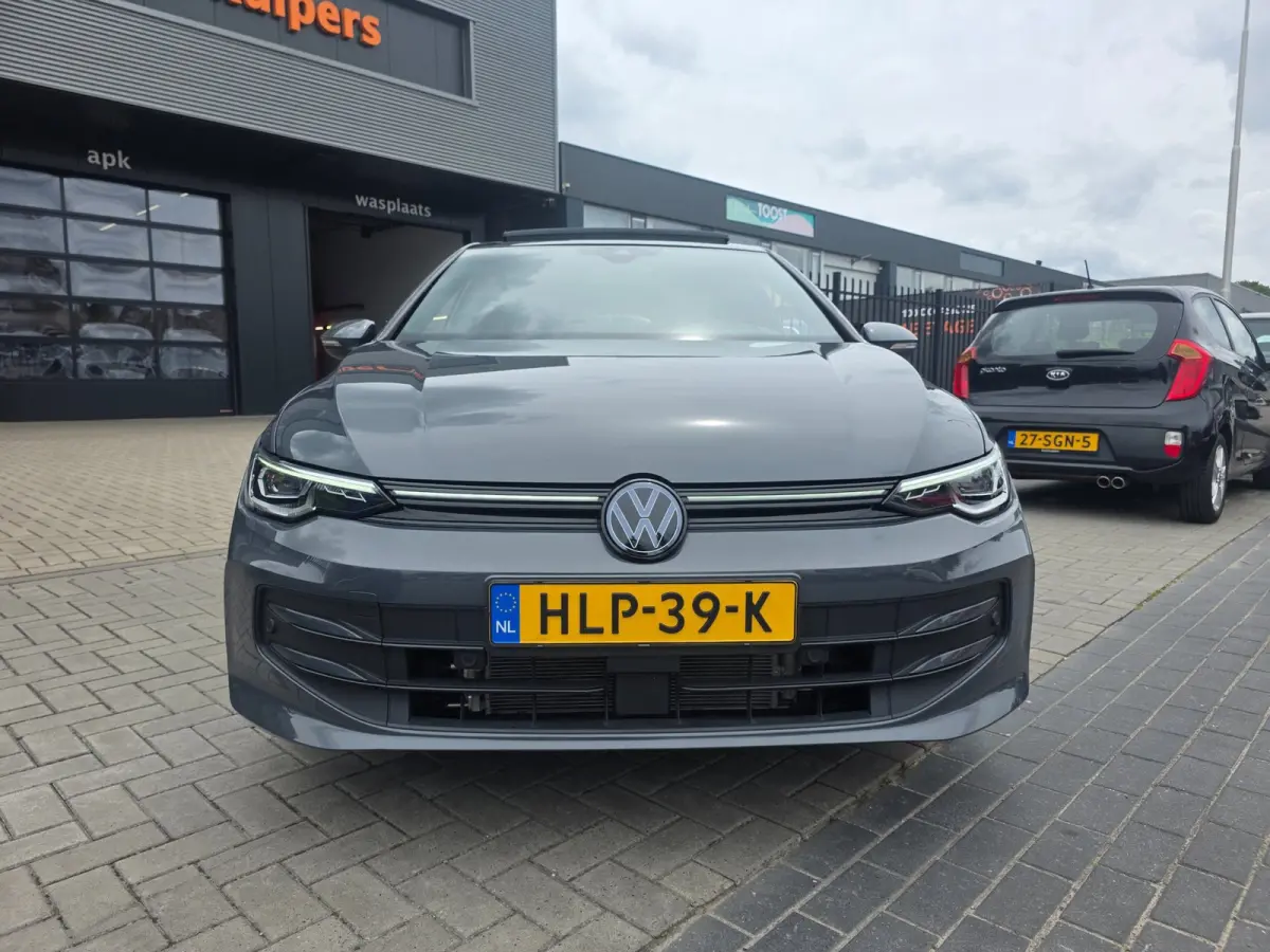 1.5 eTSI Oranje Edition | Met o.a. achteruitrijcamera, AppleCarPlay/AndroidAuto, panoramadak en cruise!