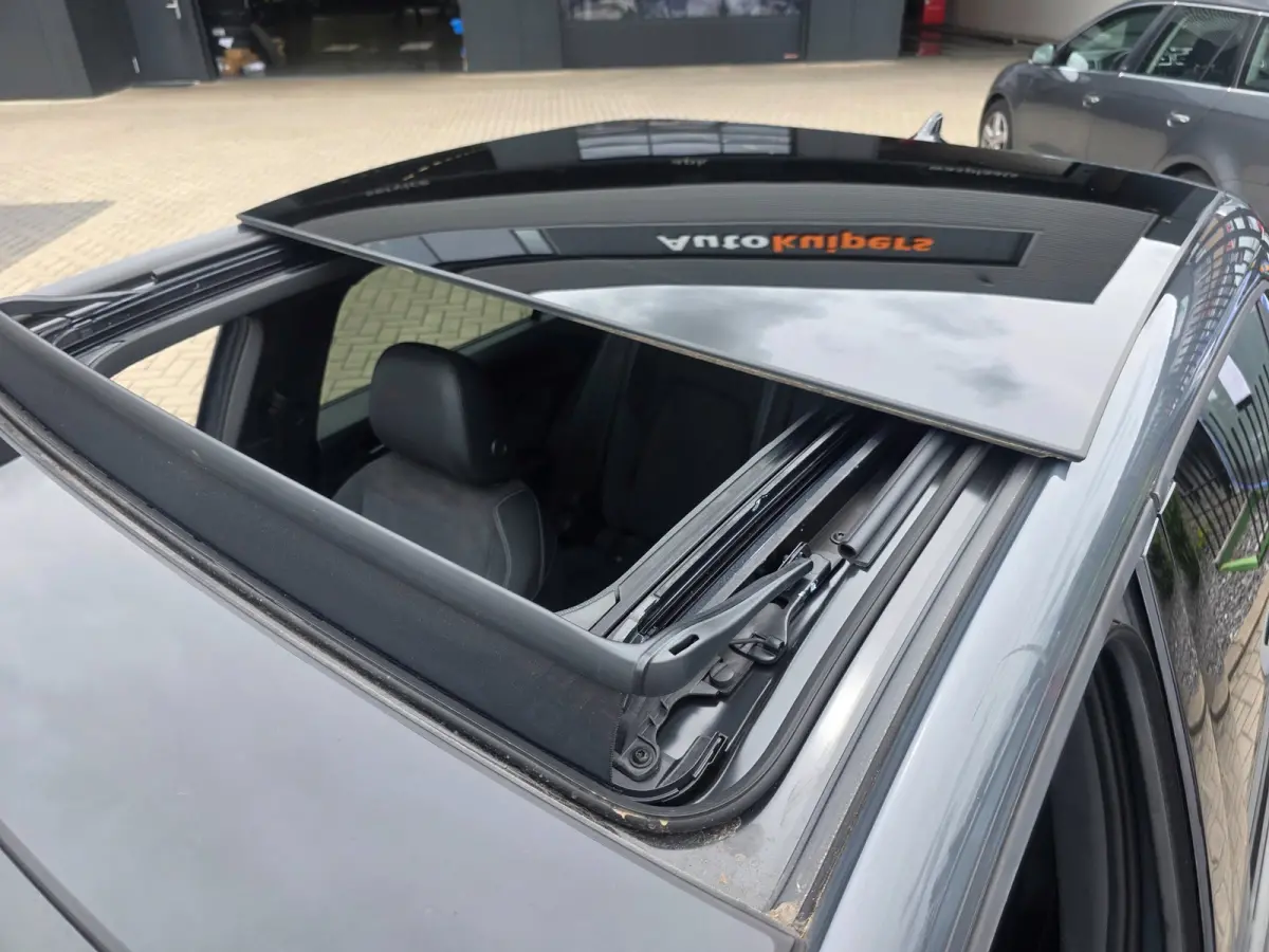 1.5 eTSI Oranje Edition | Met o.a. achteruitrijcamera, AppleCarPlay/AndroidAuto, panoramadak en cruise!