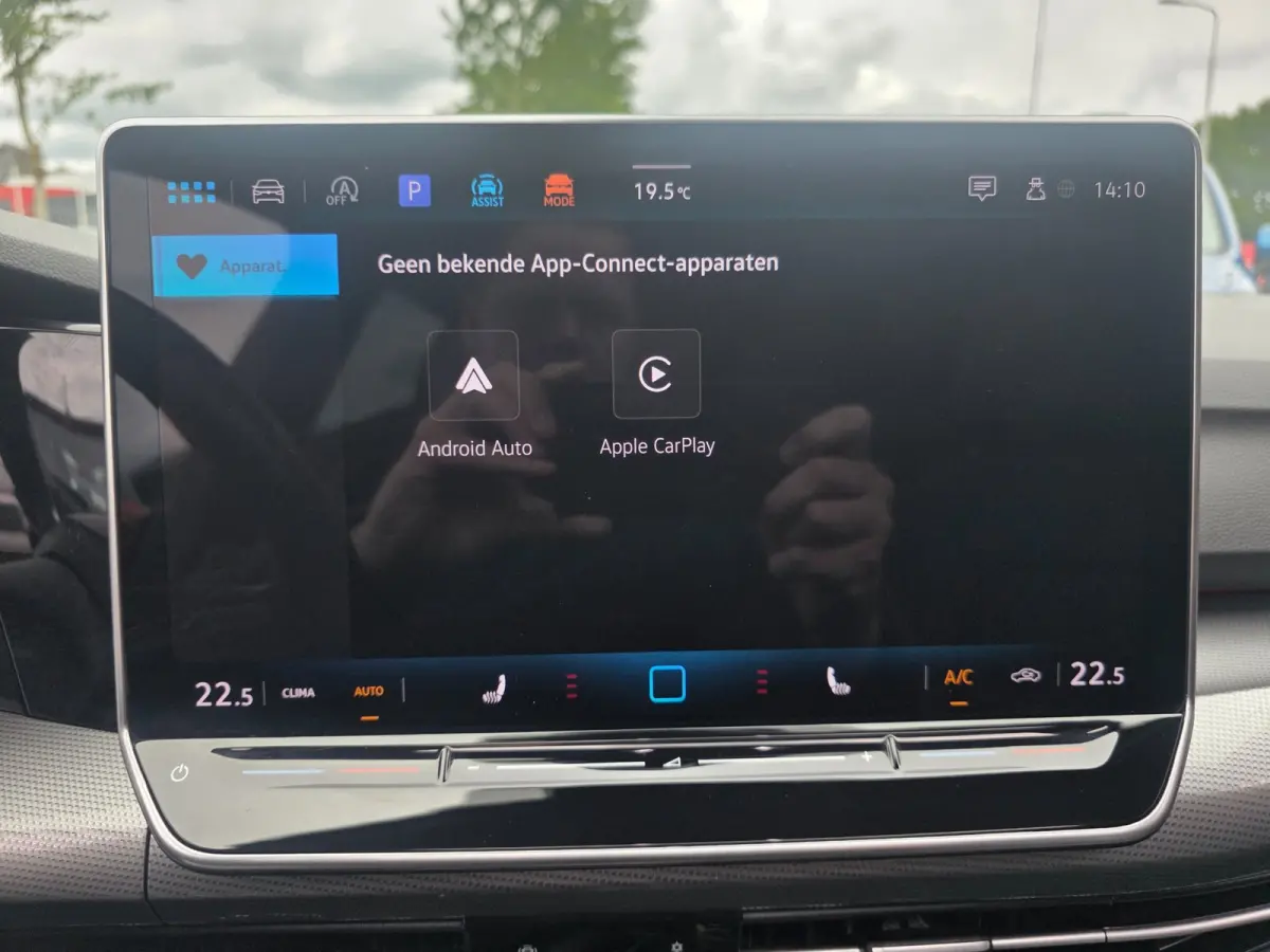 1.5 eTSI Oranje Edition | Met o.a. achteruitrijcamera, AppleCarPlay/AndroidAuto, panoramadak en cruise!