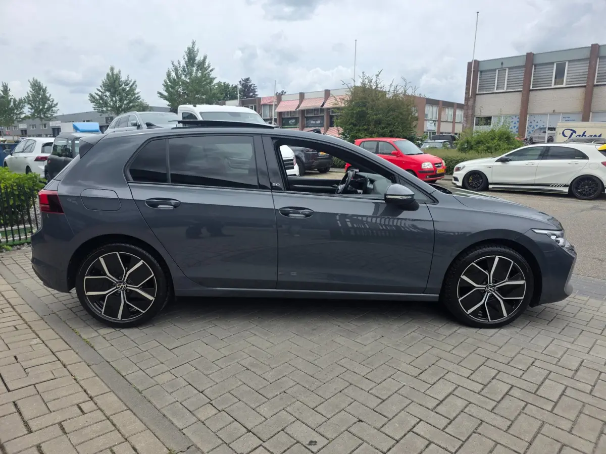 1.5 eTSI Oranje Edition | Met o.a. achteruitrijcamera, AppleCarPlay/AndroidAuto, panoramadak en cruise!