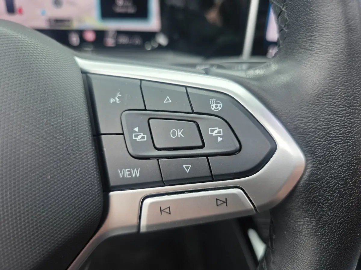 1.5 eTSI Oranje Edition | Met o.a. achteruitrijcamera, AppleCarPlay/AndroidAuto, panoramadak en cruise!