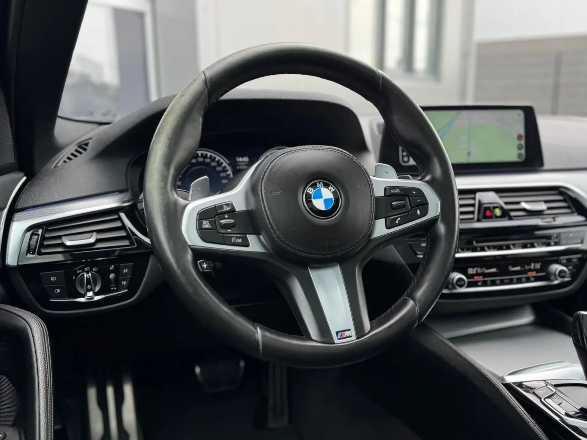 520i M-Sport | Panorama | 20" | Comfort Seats | Navi Prof | Full LED | Digital Cockpit