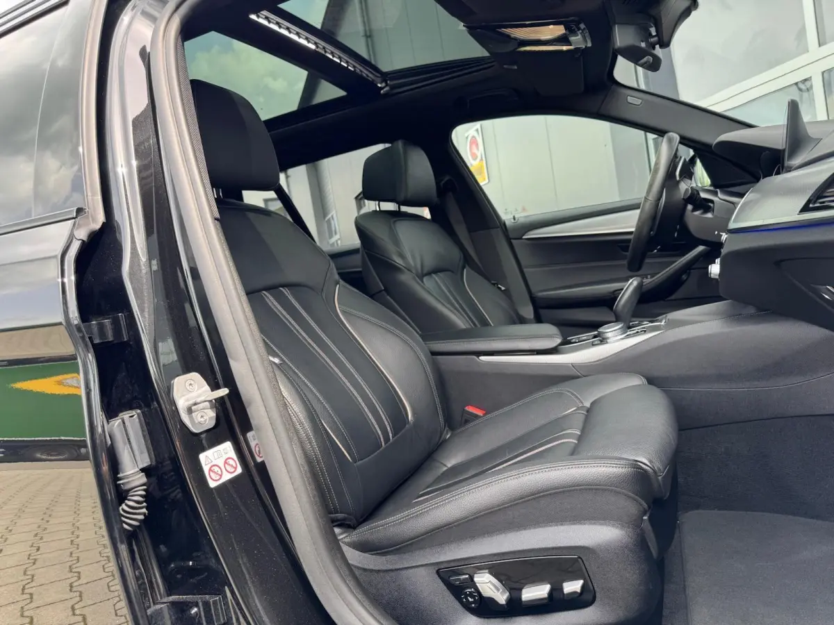 520i M-Sport | Panorama | 20" | Comfort Seats | Navi Prof | Full LED | Digital Cockpit