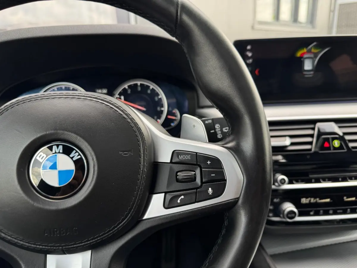 520i M-Sport | Panorama | 20" | Comfort Seats | Navi Prof | Full LED | Digital Cockpit