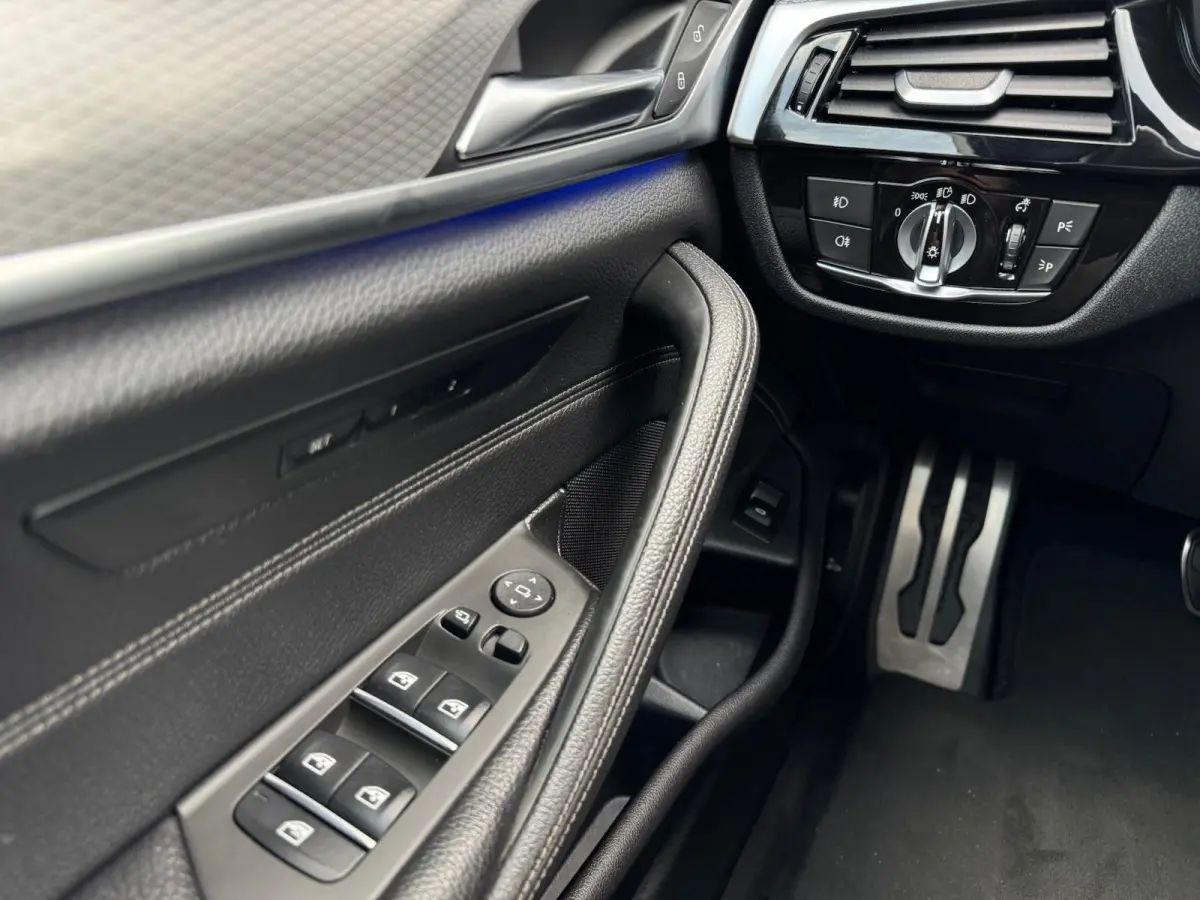 520i M-Sport | Panorama | 20" | Comfort Seats | Navi Prof | Full LED | Digital Cockpit