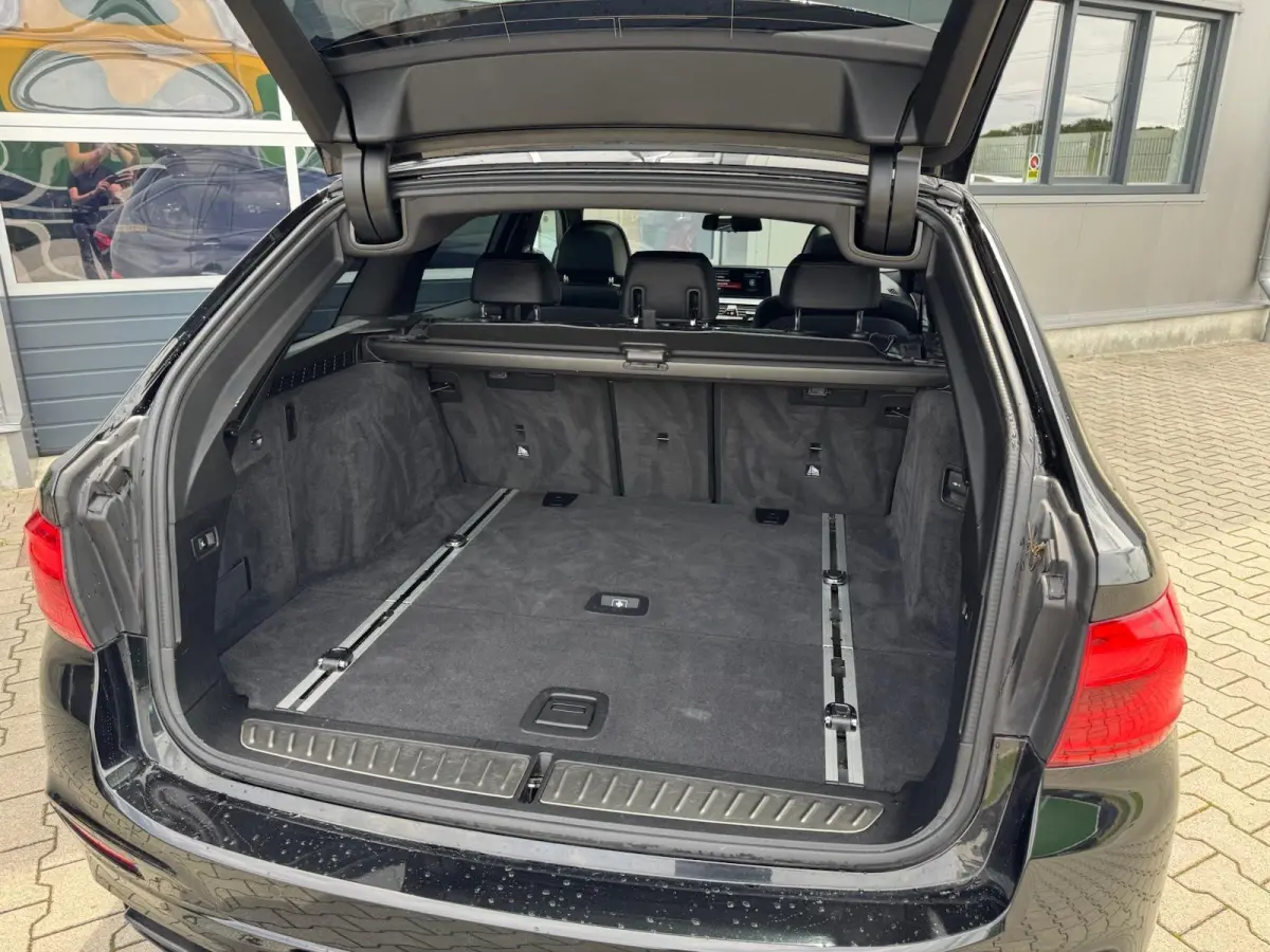 520i M-Sport | Panorama | 20" | Comfort Seats | Navi Prof | Full LED | Digital Cockpit