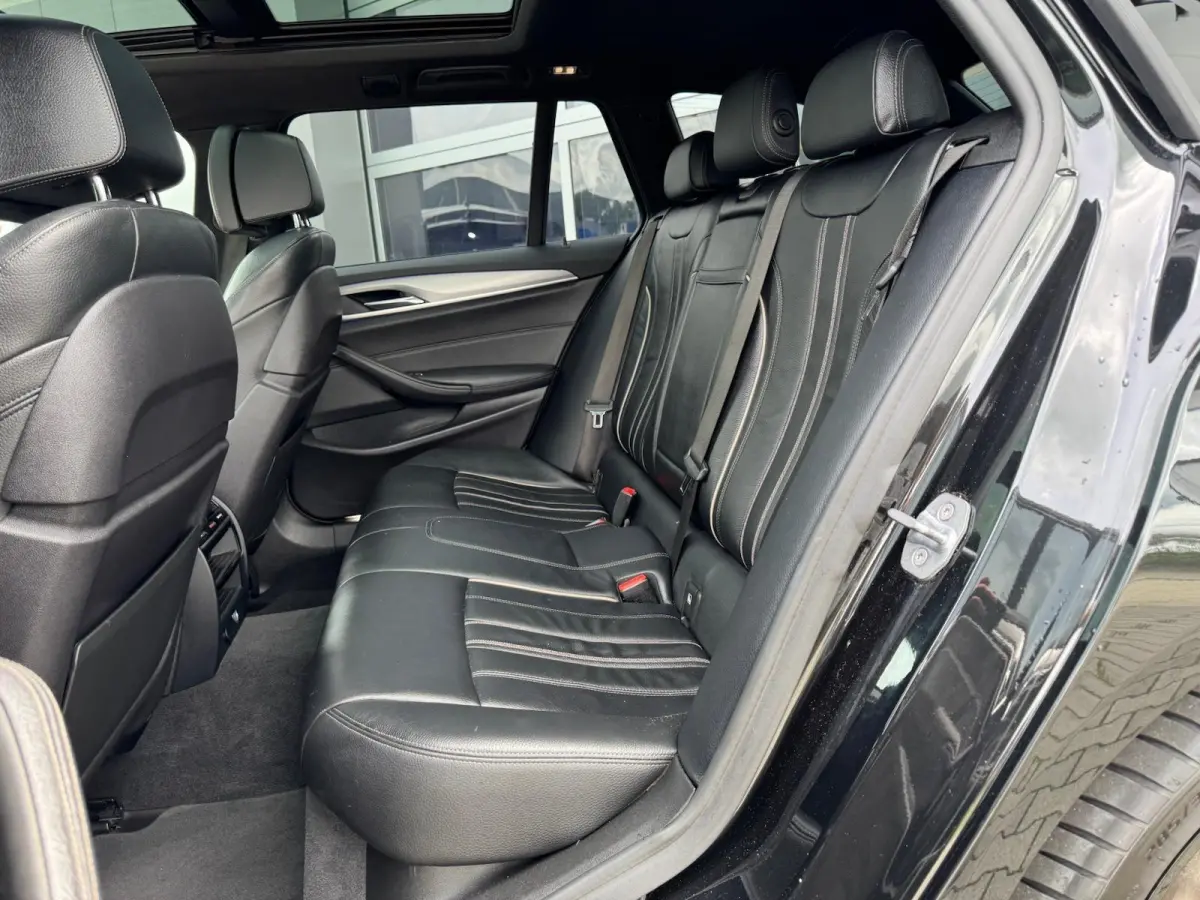 520i M-Sport | Panorama | 20" | Comfort Seats | Navi Prof | Full LED | Digital Cockpit