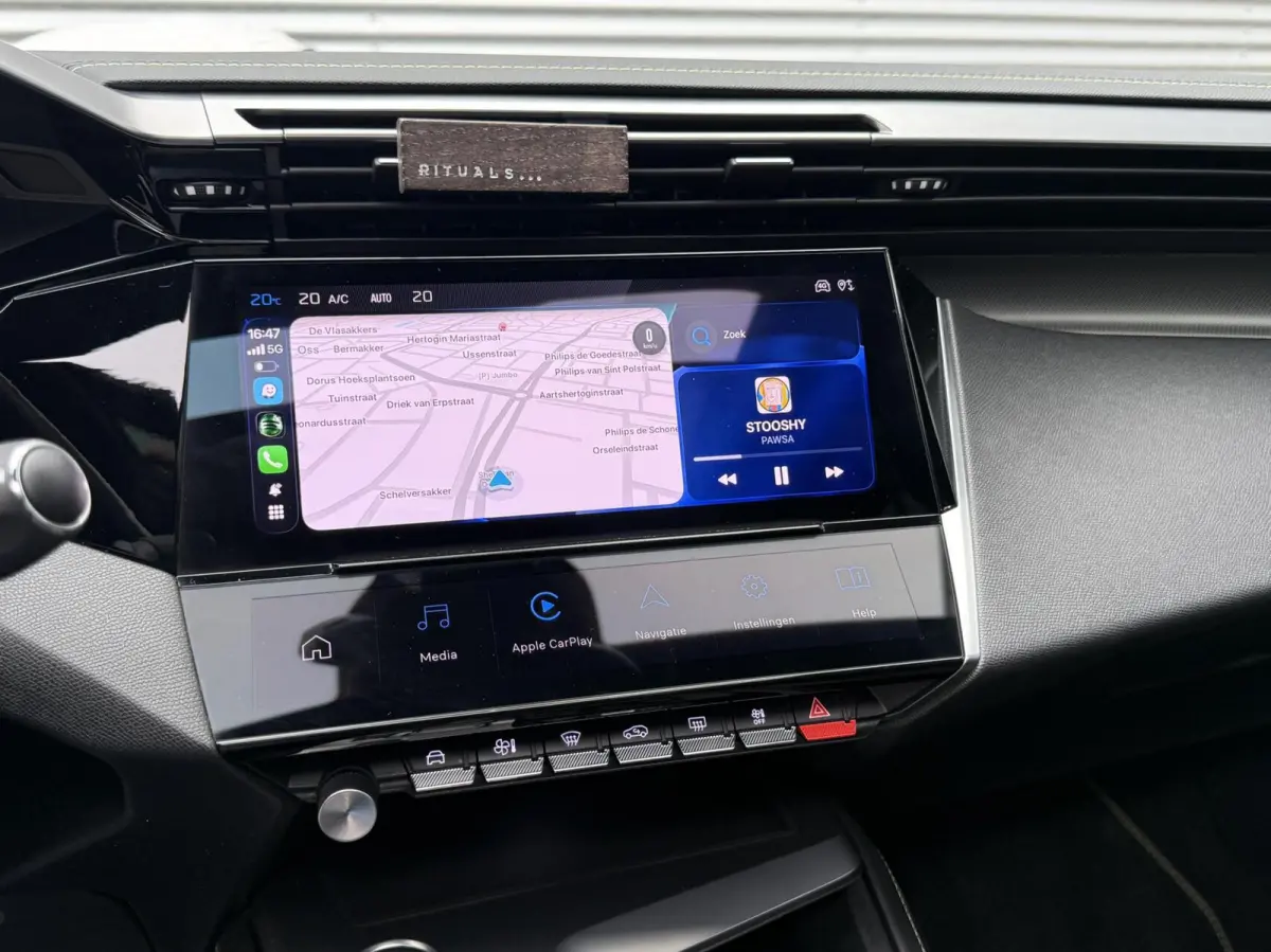 1.2 PureTech Active Pack Carplay Pano Cruis 2023 Eerste Eigenaar Vol opties Parelmoer Led Pdc 360 Camera Perfecte Staat incl 12 maanden garantie