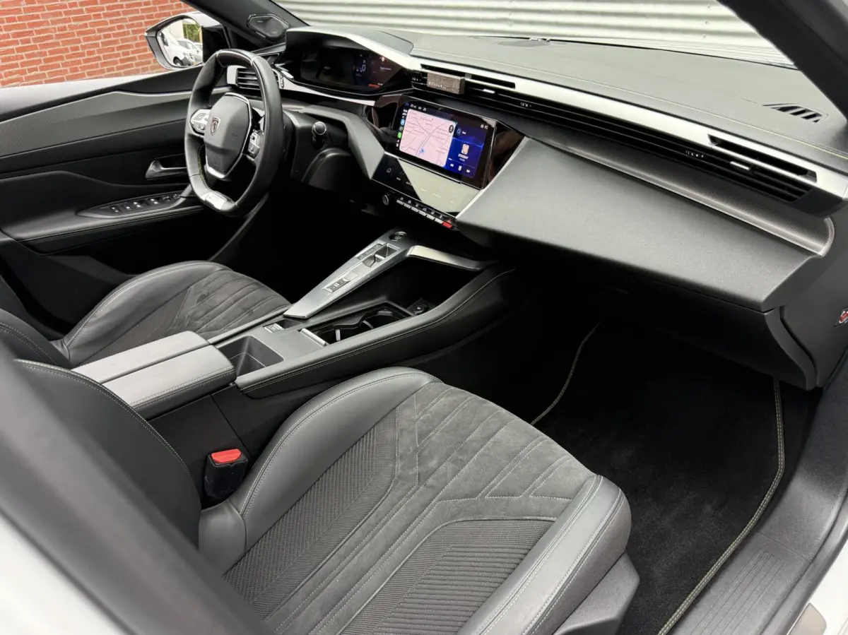 1.2 PureTech Active Pack Carplay Pano Cruis 2023 Eerste Eigenaar Vol opties Parelmoer Led Pdc 360 Camera Perfecte Staat incl 12 maanden garantie
