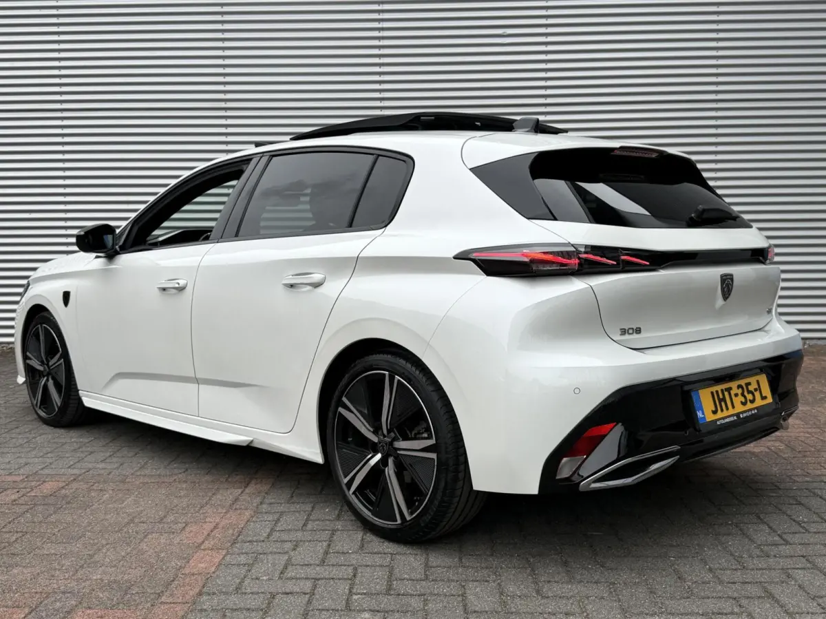 1.2 PureTech Active Pack Carplay Pano Cruis 2023 Eerste Eigenaar Vol opties Parelmoer Led Pdc 360 Camera Perfecte Staat incl 12 maanden garantie