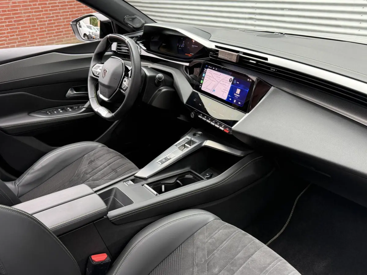 1.2 PureTech Active Pack Carplay Pano Cruis 2023 Eerste Eigenaar Vol opties Parelmoer Led Pdc 360 Camera Perfecte Staat incl 12 maanden garantie