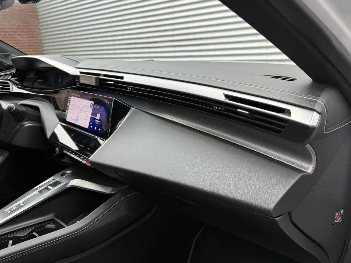 1.2 PureTech Active Pack Carplay Pano Cruis 2023 Eerste Eigenaar Vol opties Parelmoer Led Pdc 360 Camera Perfecte Staat incl 12 maanden garantie