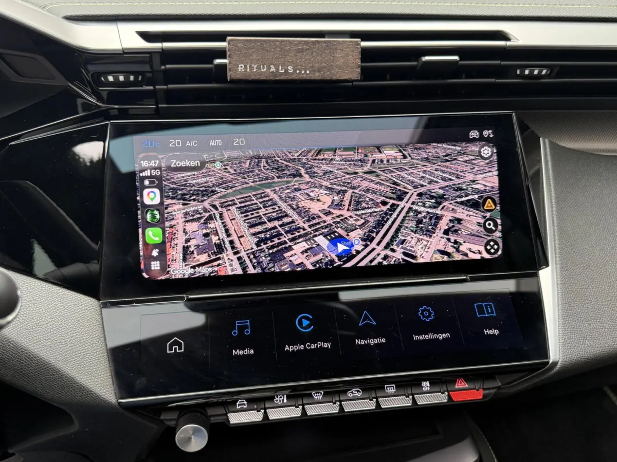 1.2 PureTech Active Pack Carplay Pano Cruis 2023 Eerste Eigenaar Vol opties Parelmoer Led Pdc 360 Camera Perfecte Staat incl 12 maanden garantie
