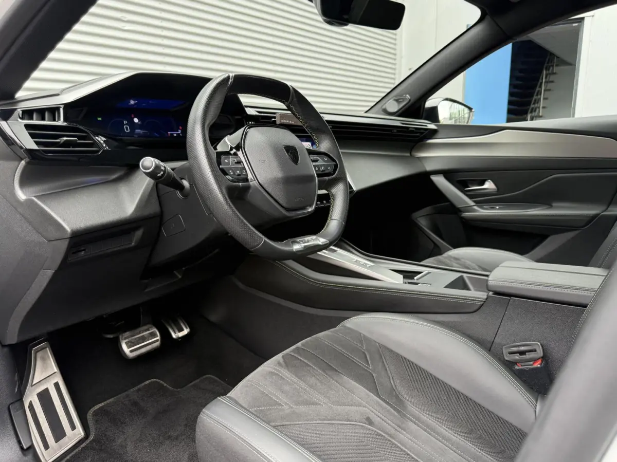 1.2 PureTech Active Pack Carplay Pano Cruis 2023 Eerste Eigenaar Vol opties Parelmoer Led Pdc 360 Camera Perfecte Staat incl 12 maanden garantie
