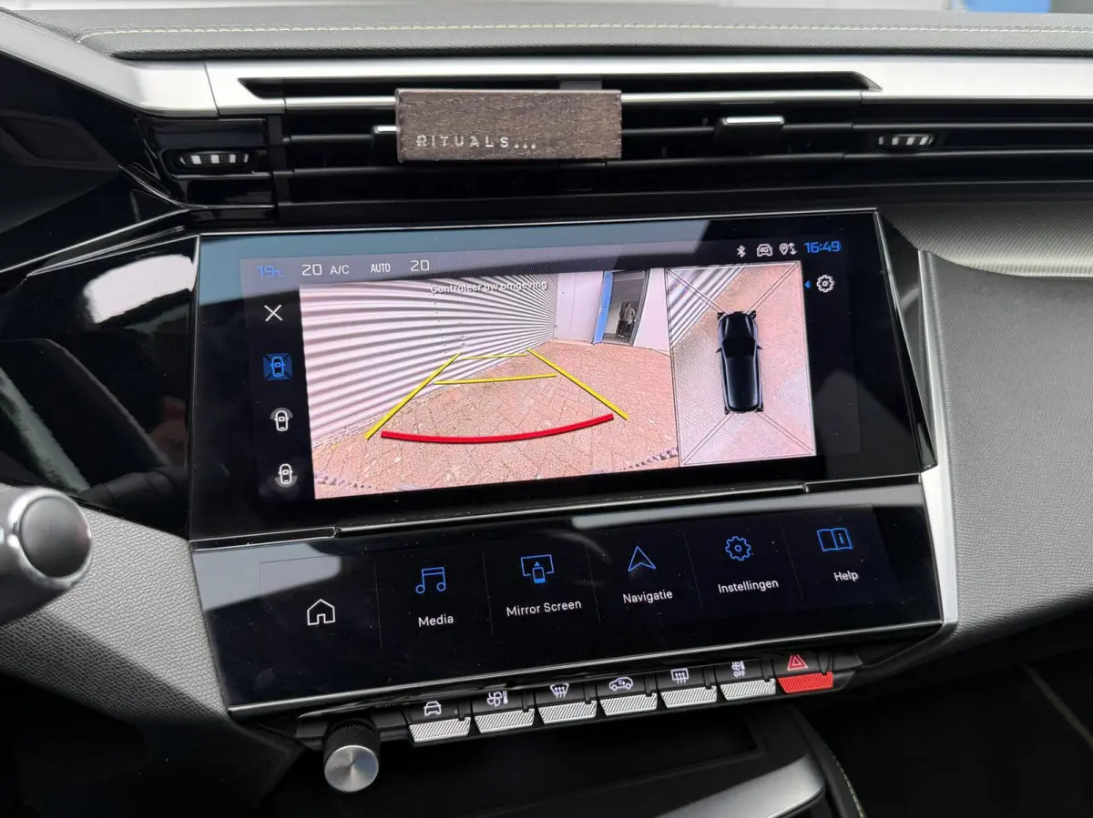 1.2 PureTech Active Pack Carplay Pano Cruis 2023 Eerste Eigenaar Vol opties Parelmoer Led Pdc 360 Camera Perfecte Staat incl 12 maanden garantie