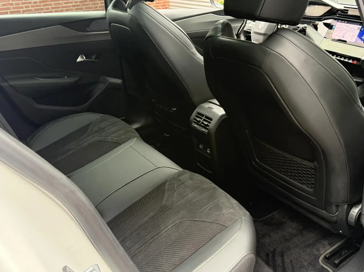 1.2 PureTech Active Pack Carplay Pano Cruis 2023 Eerste Eigenaar Vol opties Parelmoer Led Pdc 360 Camera Perfecte Staat incl 12 maanden garantie